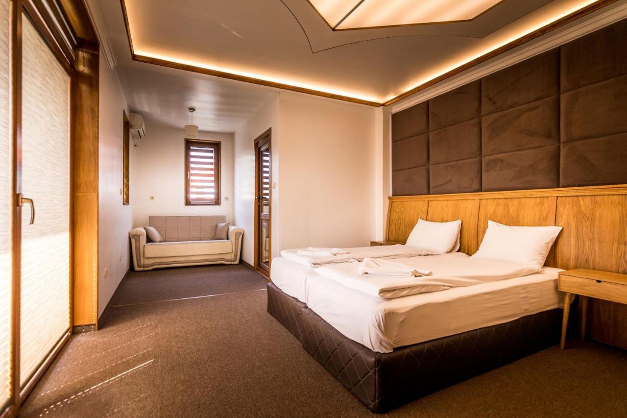 Hotel Tihiat Kut Complex Kiustendił Zewnętrze zdjęcie