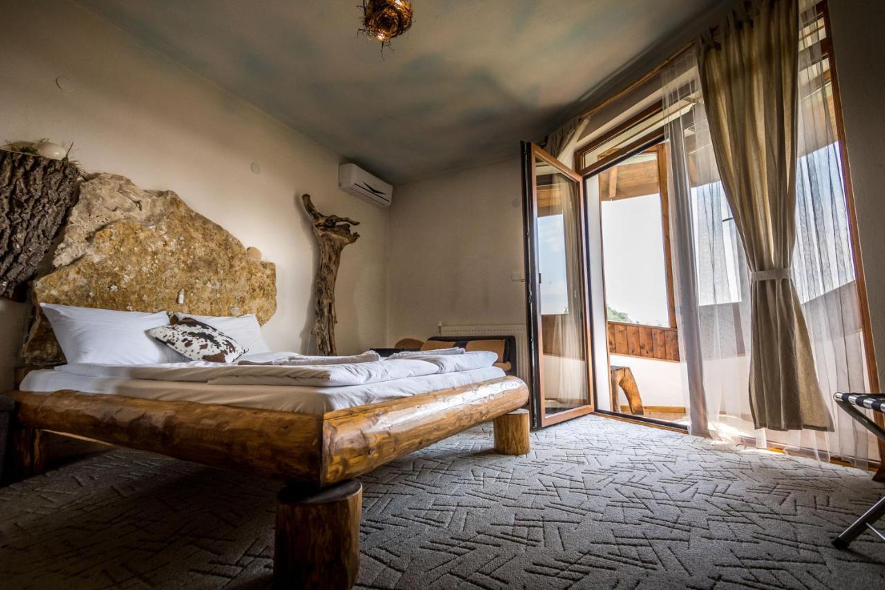 Hotel Tihiat Kut Complex Kiustendił Zewnętrze zdjęcie