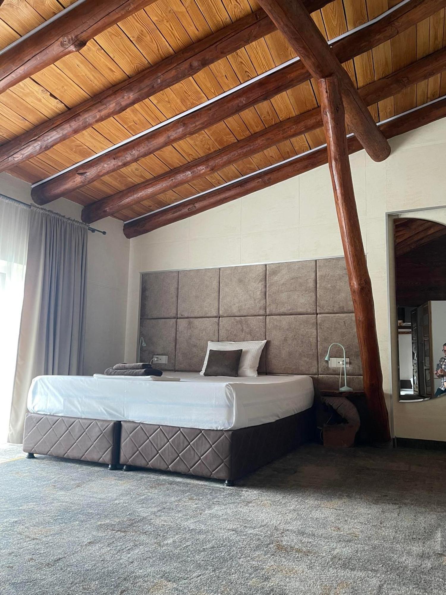 Hotel Tihiat Kut Complex Kiustendił Zewnętrze zdjęcie